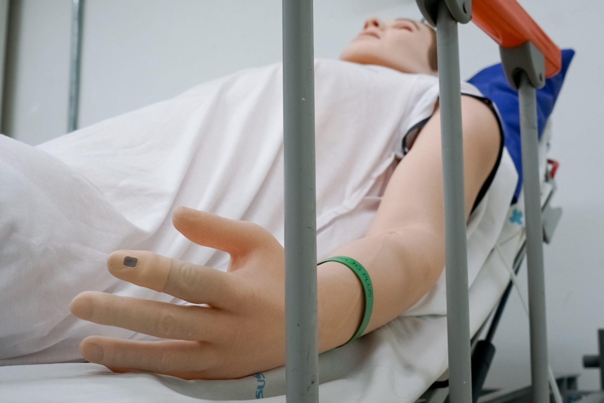 Curso capacita profissionais para o cuidado com feridas tumorais