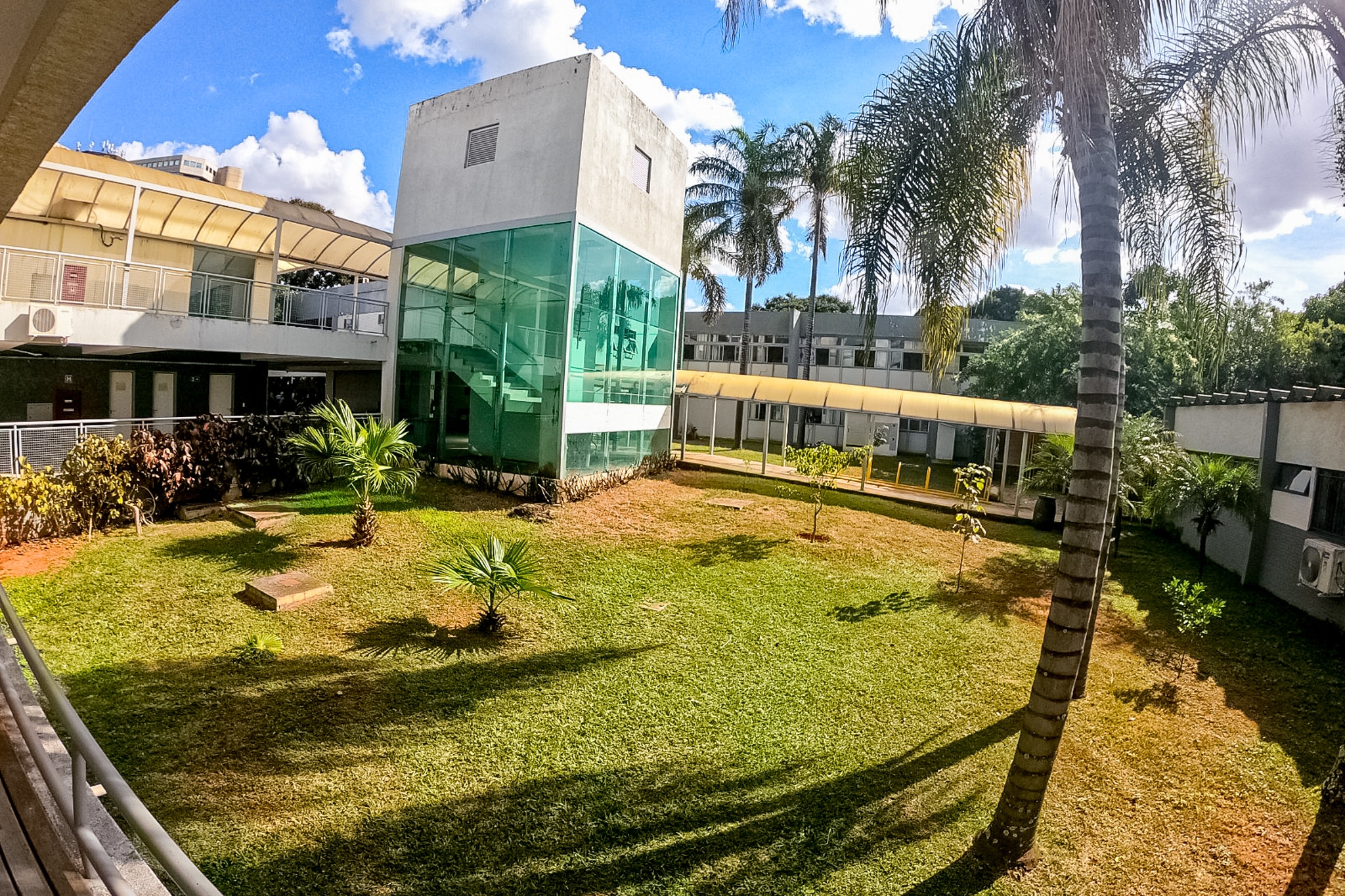 Pesquisa de alunos e docentes da Escola de Saúde Pública do DF é publicada na revista Health Policy and Technology