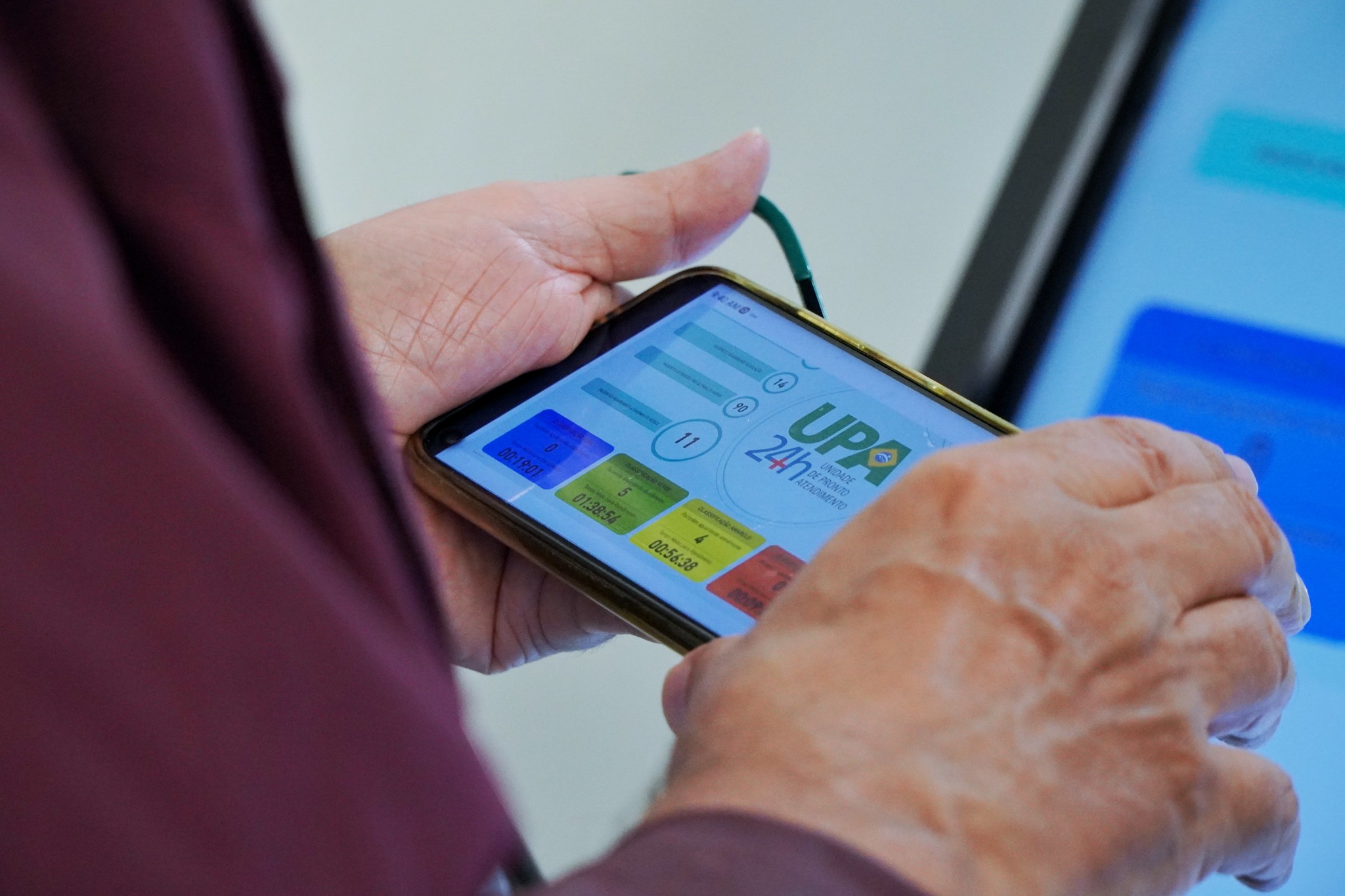 Painel permite visualização em tempo real das filas de atendimento nas UPAs