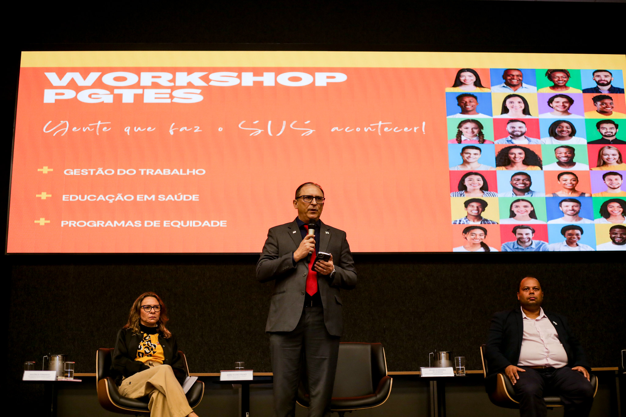 Colaboradores do SUS discutem soluções para gestão do trabalho e educação em saúde