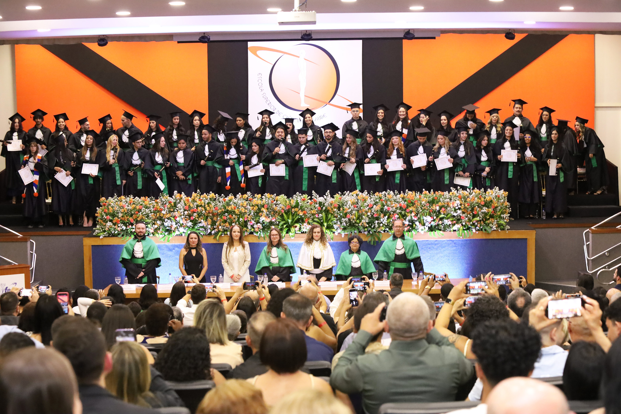 Escola Superior de Ciências da Saúde celebra formaturas de medicina e enfermagem