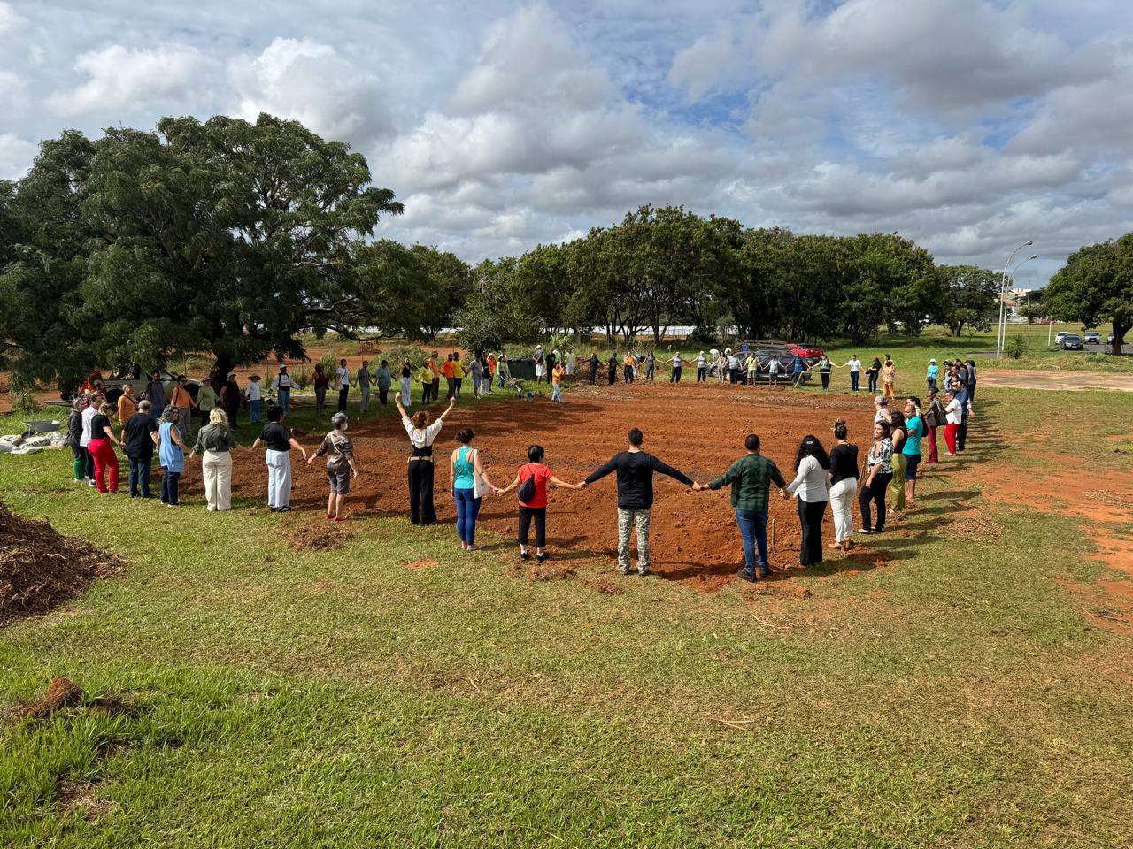 Moradores do Guará ganham novo horto agroflorestal