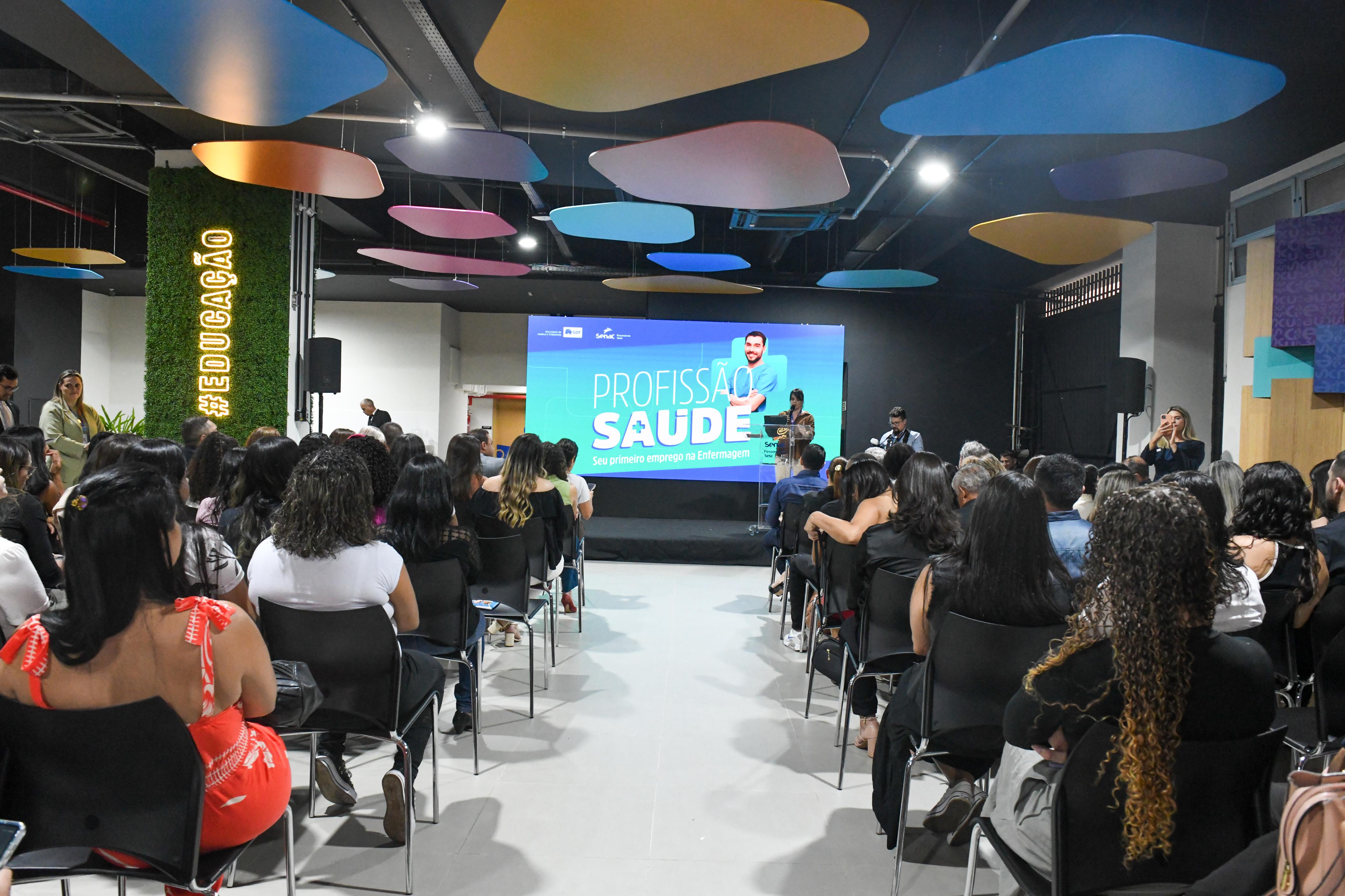 Programa Profissão Saúde capacita 120 profissionais de enfermagem para o mercado de trabalho&nbsp;