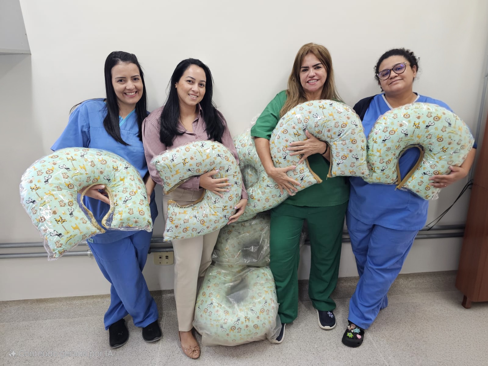 Equipe do HRSM transforma acolhimento com almofadas que facilitam a amamentação