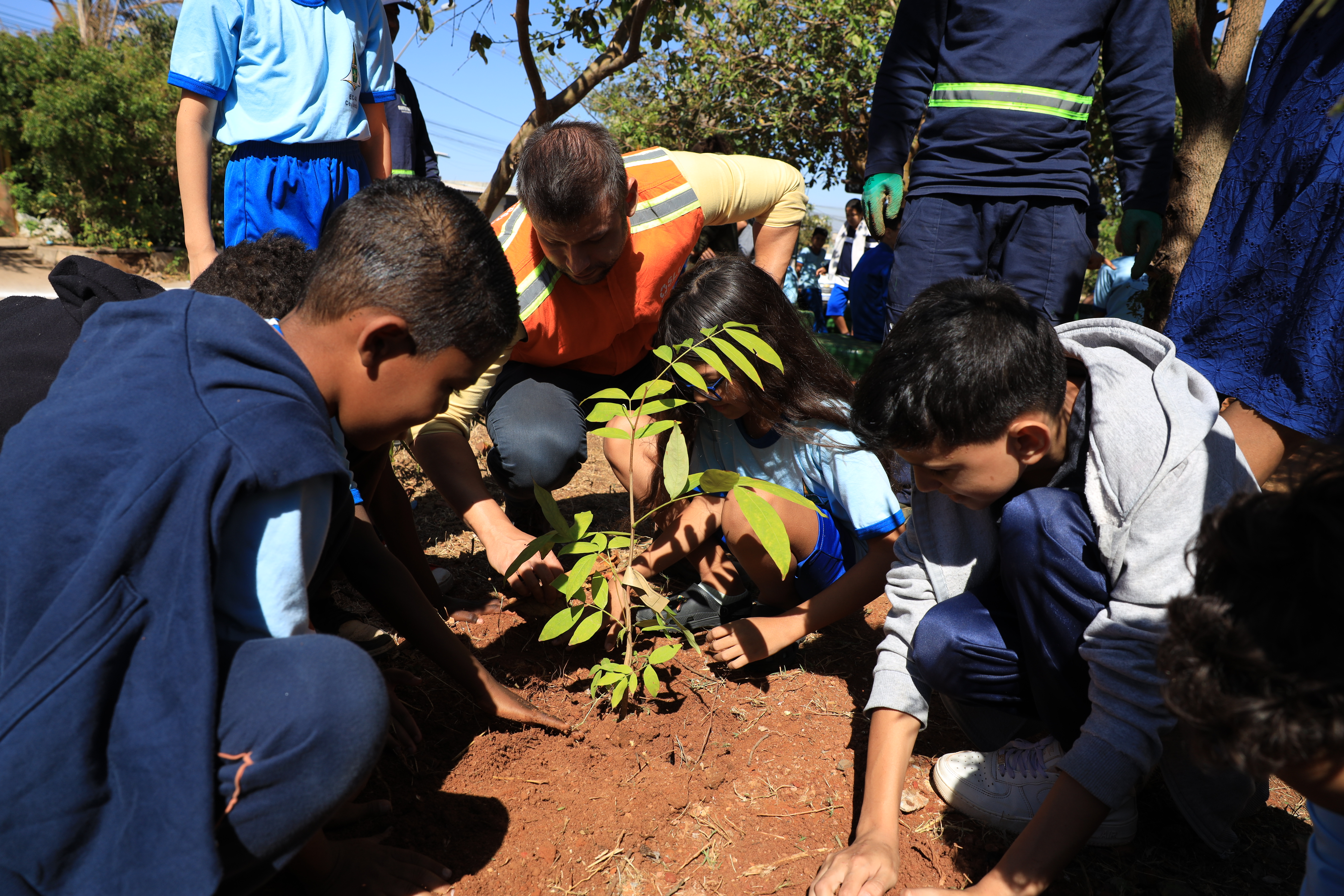 Ponto de descarte irregular de lixo dá lugar a espaço reformado em Ceilândia