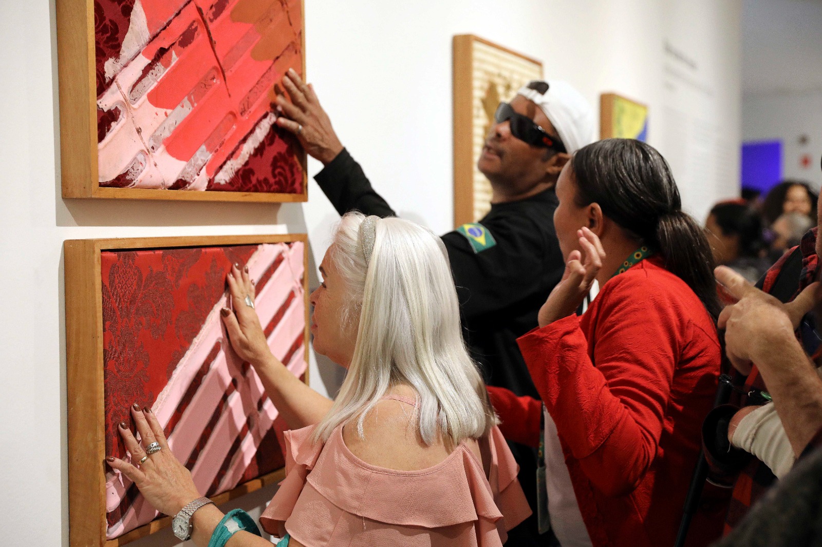 Museu Nacional da República recebe quadros táteis feitos em coautoria com deficientes visuais