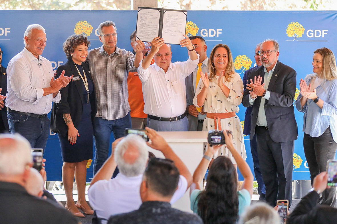 Regularização fundiária no Jardim Botânico beneficia mais 2 mil moradores com licenças e segurança jurídica