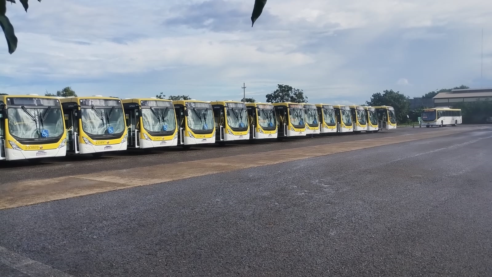 Passageiros do Paranoá e do Itapoã recebem ônibus novos
