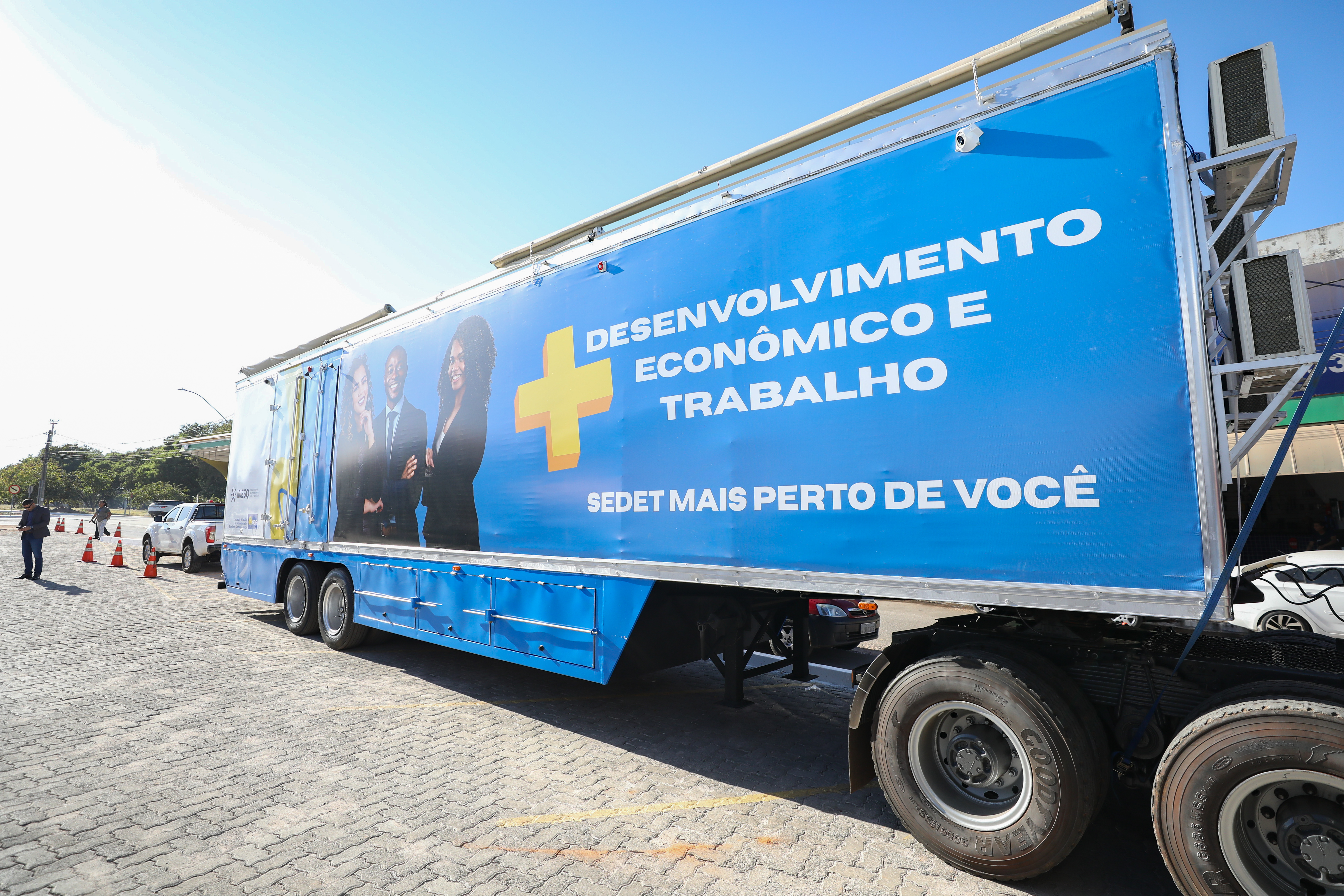 Carreta Sedet Mais Perto de Você presta atendimento na Rodoviária do Plano Piloto