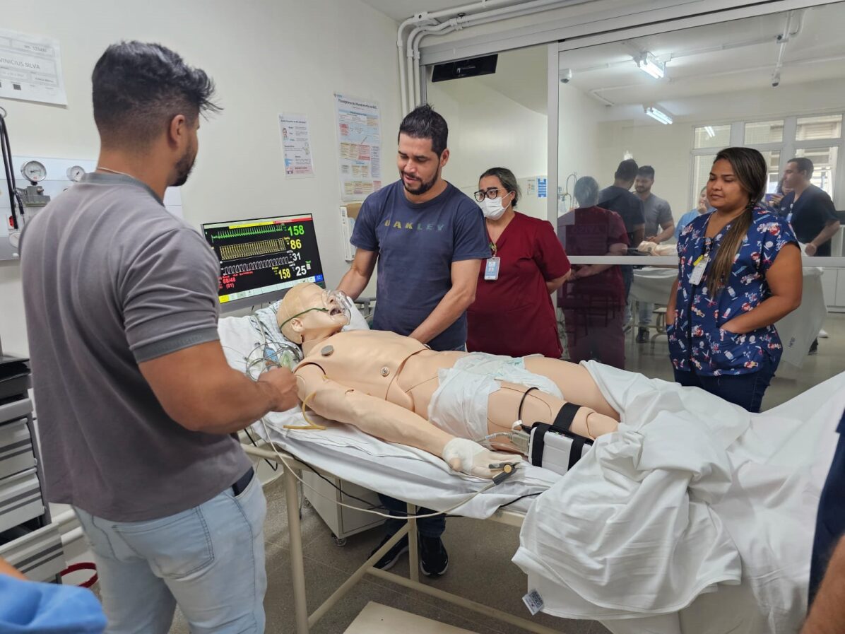 Profissionais da Ortopedia do HRSM participam de treinamento