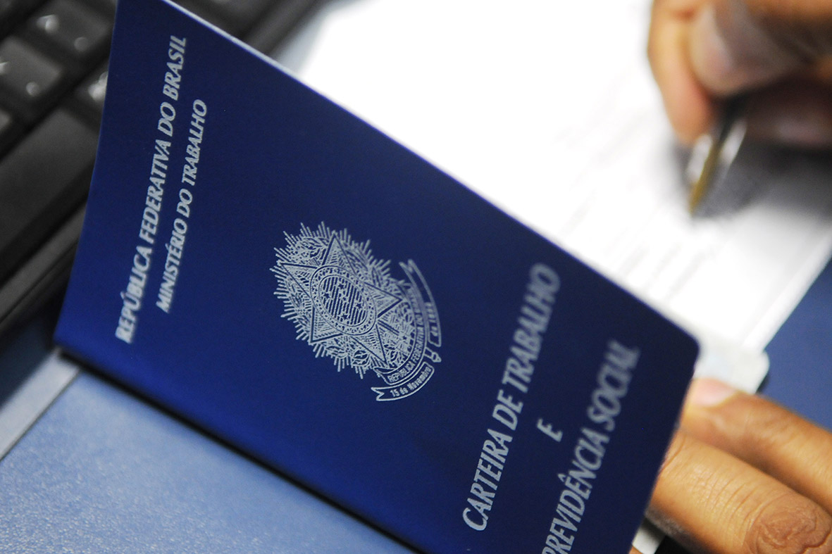 Agências do trabalhador oferecem 1,3 mil vagas nesta quinta-feira (10)