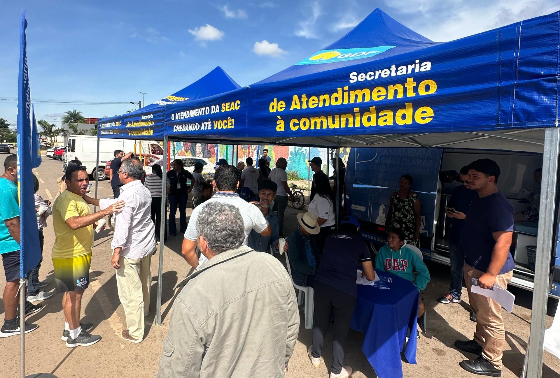 Evento leva serviços públicos gratuitos a Água Quente