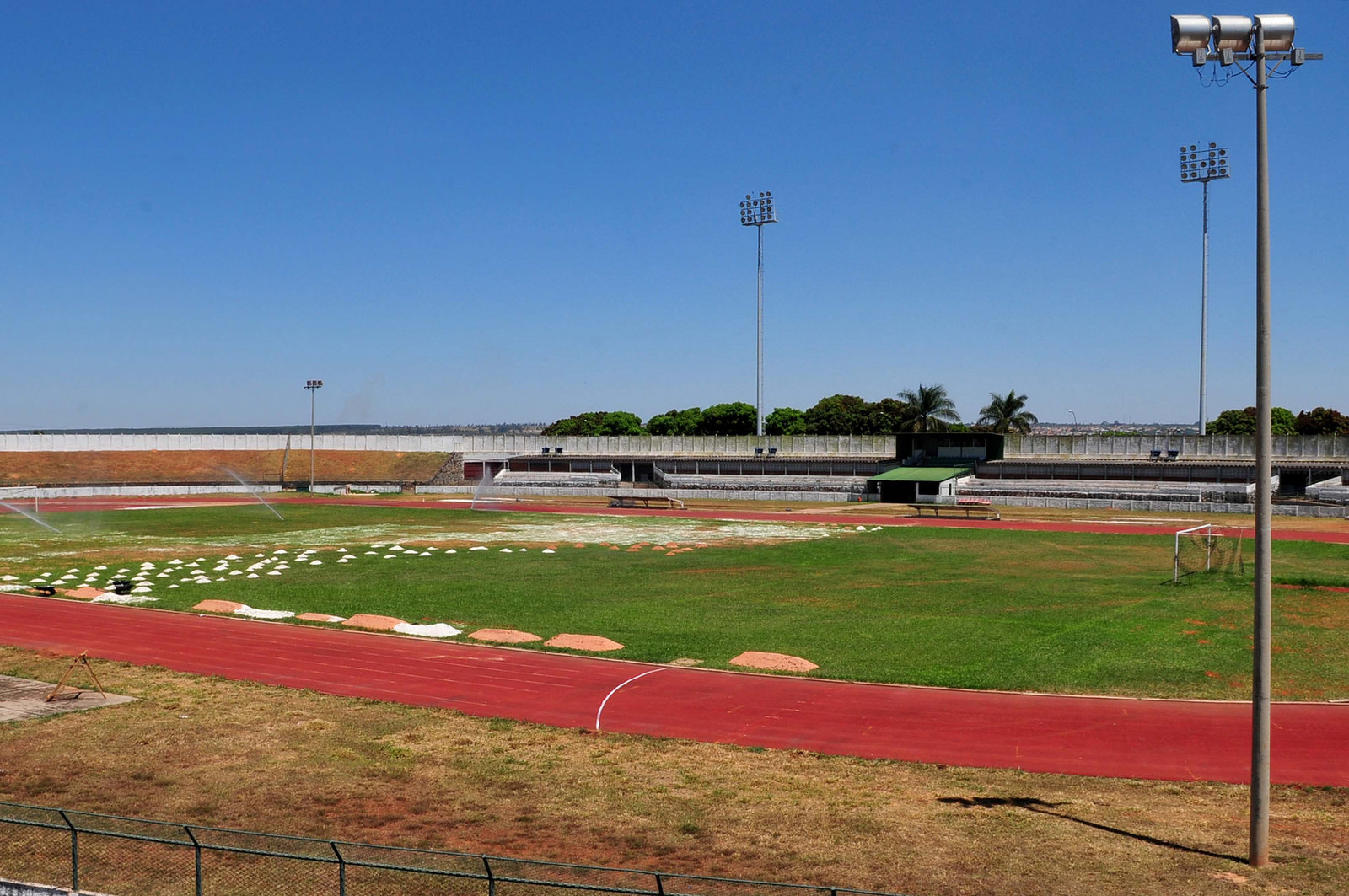 Última fase da licitação para reforma da pista de atletismo do Estádio Augustinho Lima, em Sobradinho, é iniciada