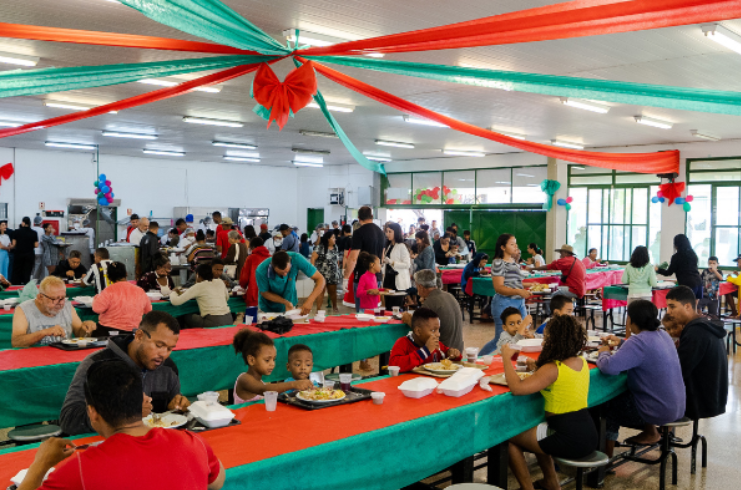 Nosso Natal oferece almoço especial para cerca de 4 mil pessoas no Itapoã