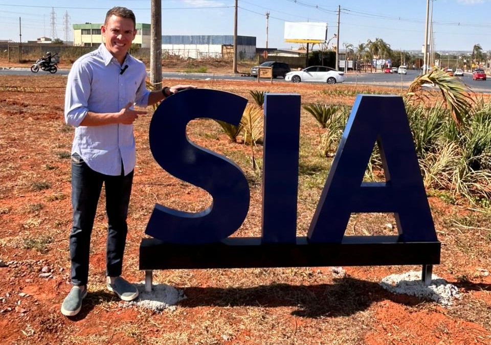SIA ganha nova placa de identificação por meio do Programa Adote uma Praça