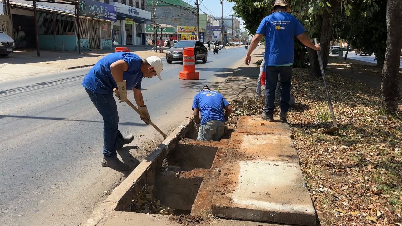Ceilândia intensifica manutenção urbana e limpeza para prevenir alagamentos durante o período chuvoso