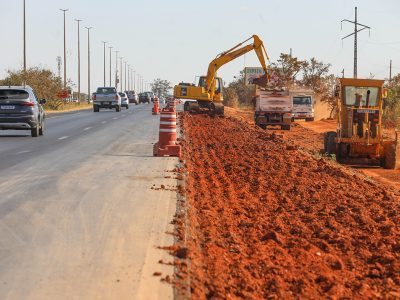 Equipes iniciam pavimentação de primeiro trecho da terceira faixa na BR-020