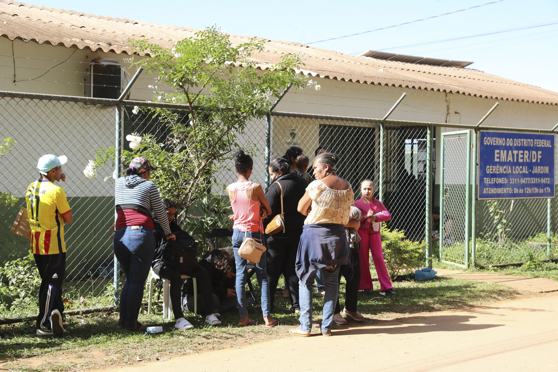 Cras Móvel leva programas sociais aos moradores do Núcleo Rural Jardim, no Paranoá