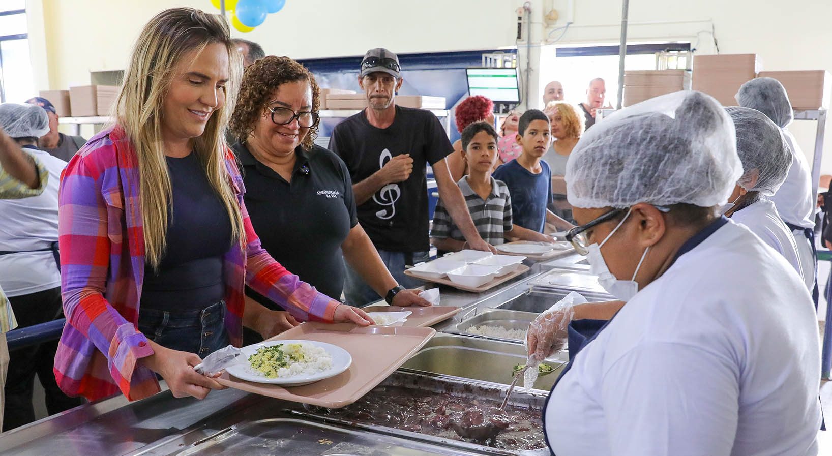 Restaurante Comunitário do Riacho Fundo II é o 13º a abrir aos domingos e a oferecer três refeições por dia