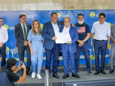 GDF chega à marca de mil escrituras e contratos entregues nos programas Pró-DF e Desenvolve-DF