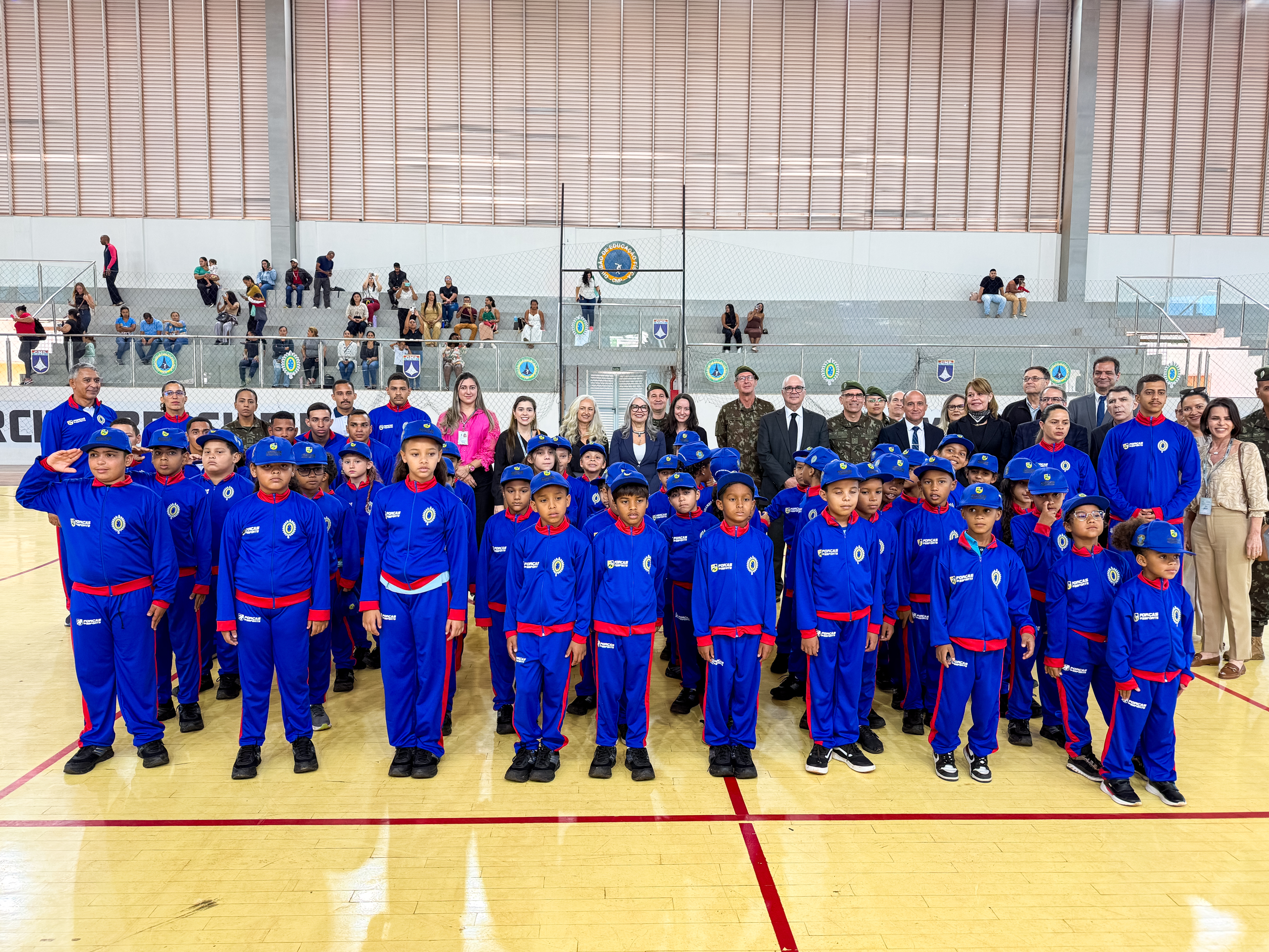 Estudantes da Estrutural participam da aula inaugural do Programa Forças no Esporte