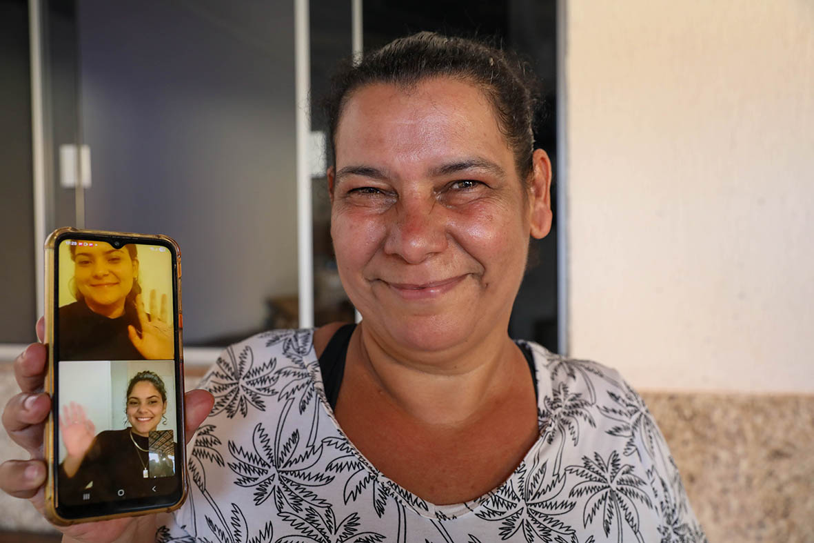 Aprendizados e tecnologia para matar a saudade: família fala sobre experiências do Pontes para o Mundo