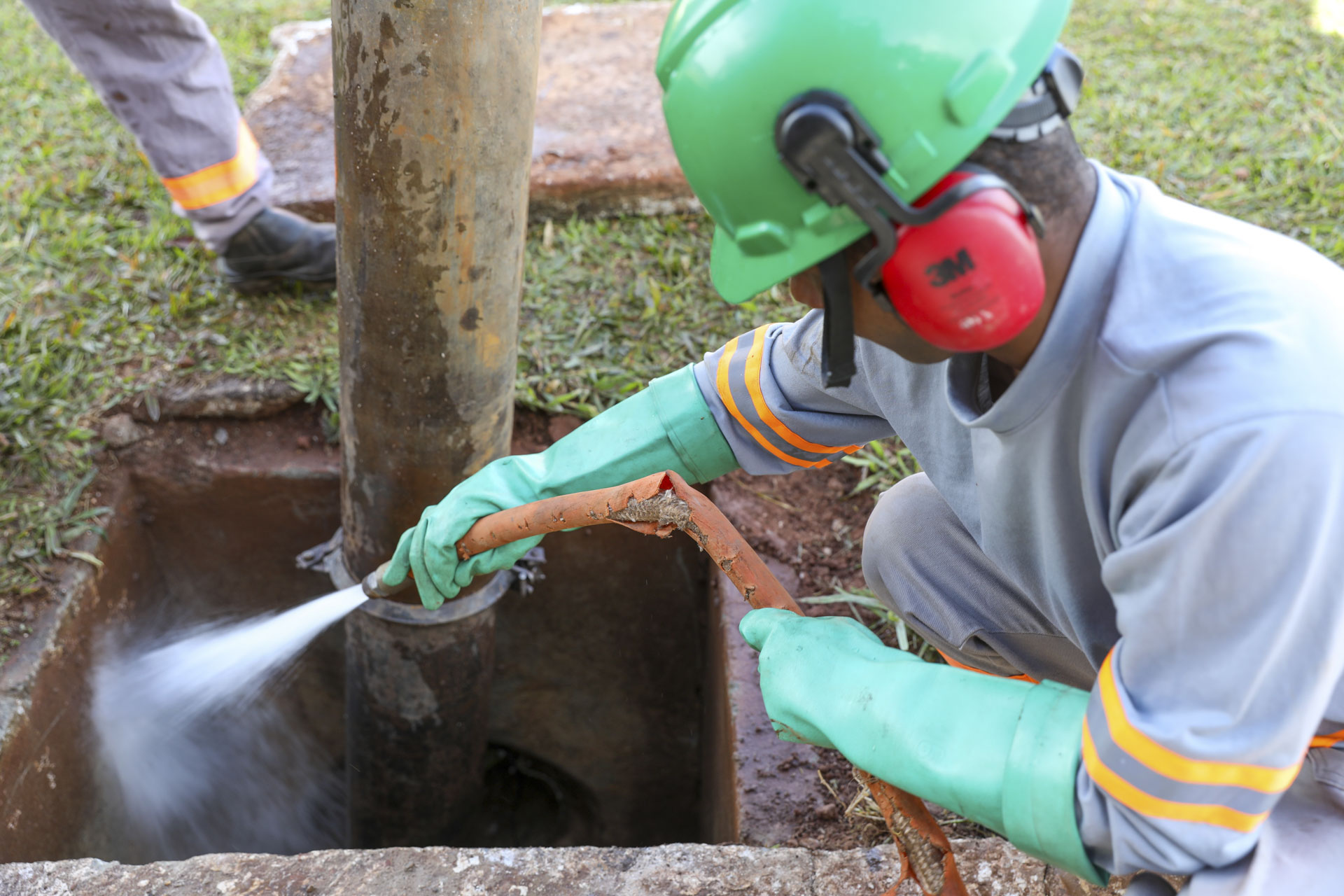 Com investimento de R$ 57 milhões, GDF moderniza limpeza da rede pluvial e retira 192 mil toneladas de resíduos