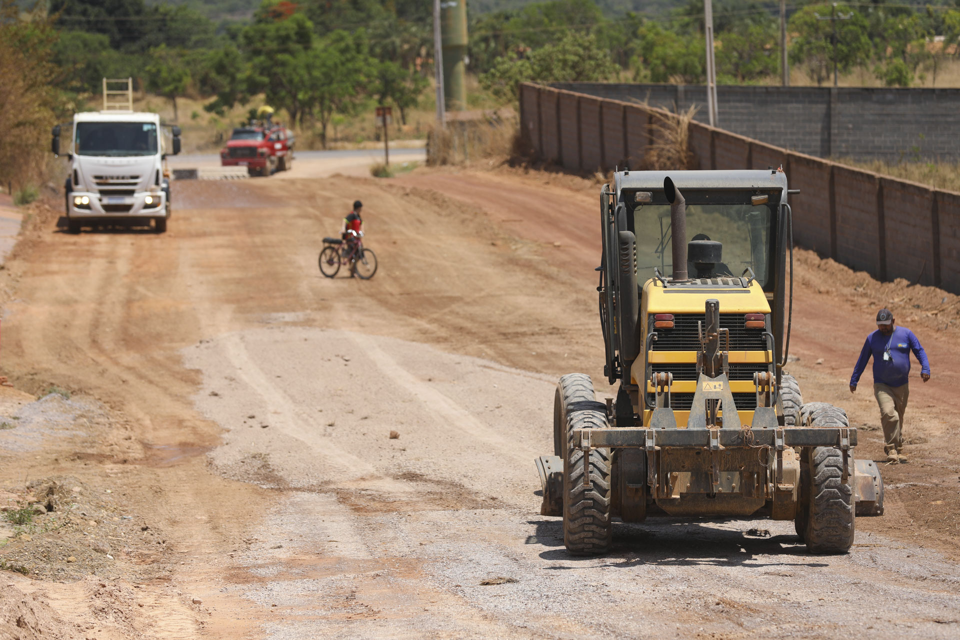 GDF leva pavimentação para estrada rural no Paranoá e garante acesso mais seguro para 300 alunos da Escola Natureza