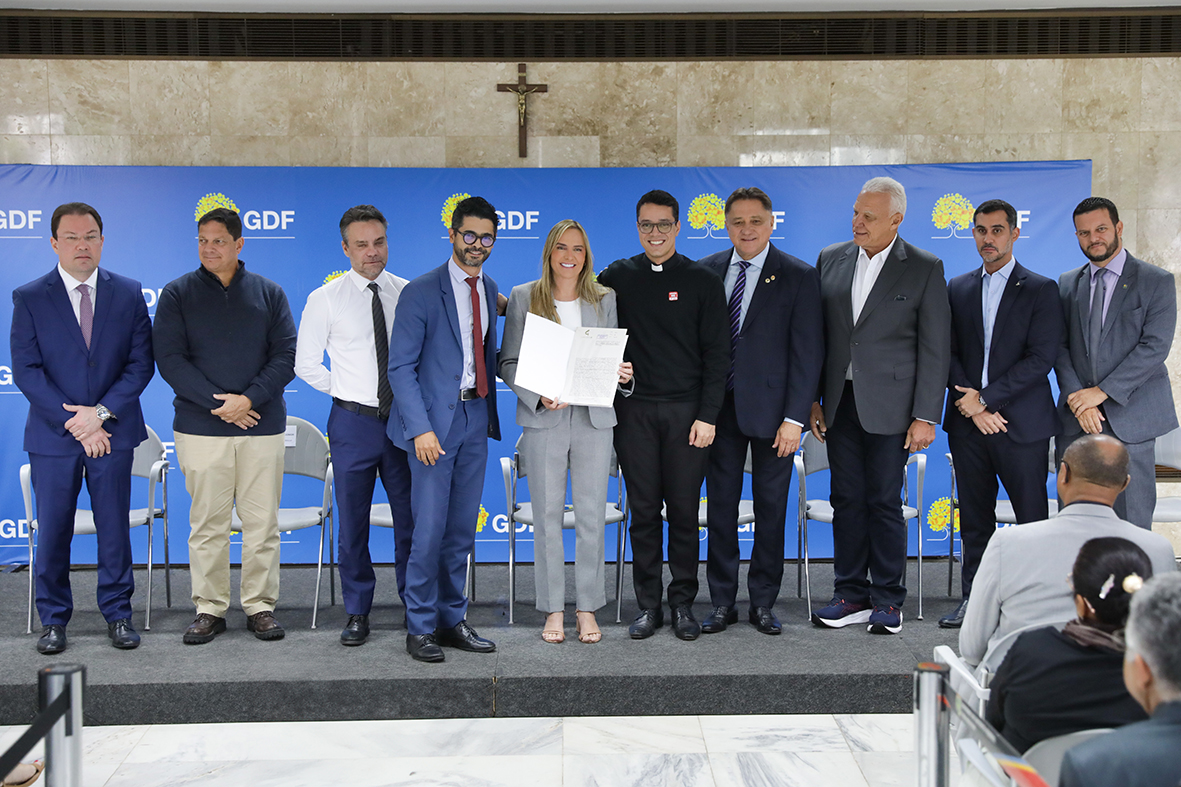 GDF alcança marca de 500 escrituras entregues para instituições religiosas e associações
