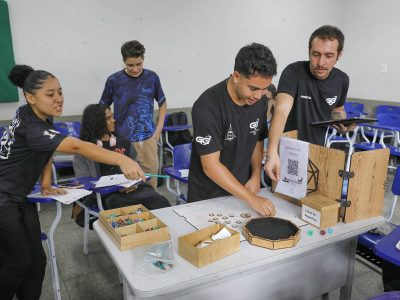 Estudantes do Guará aprendem filosofia e história em oficina com jogos de RPG