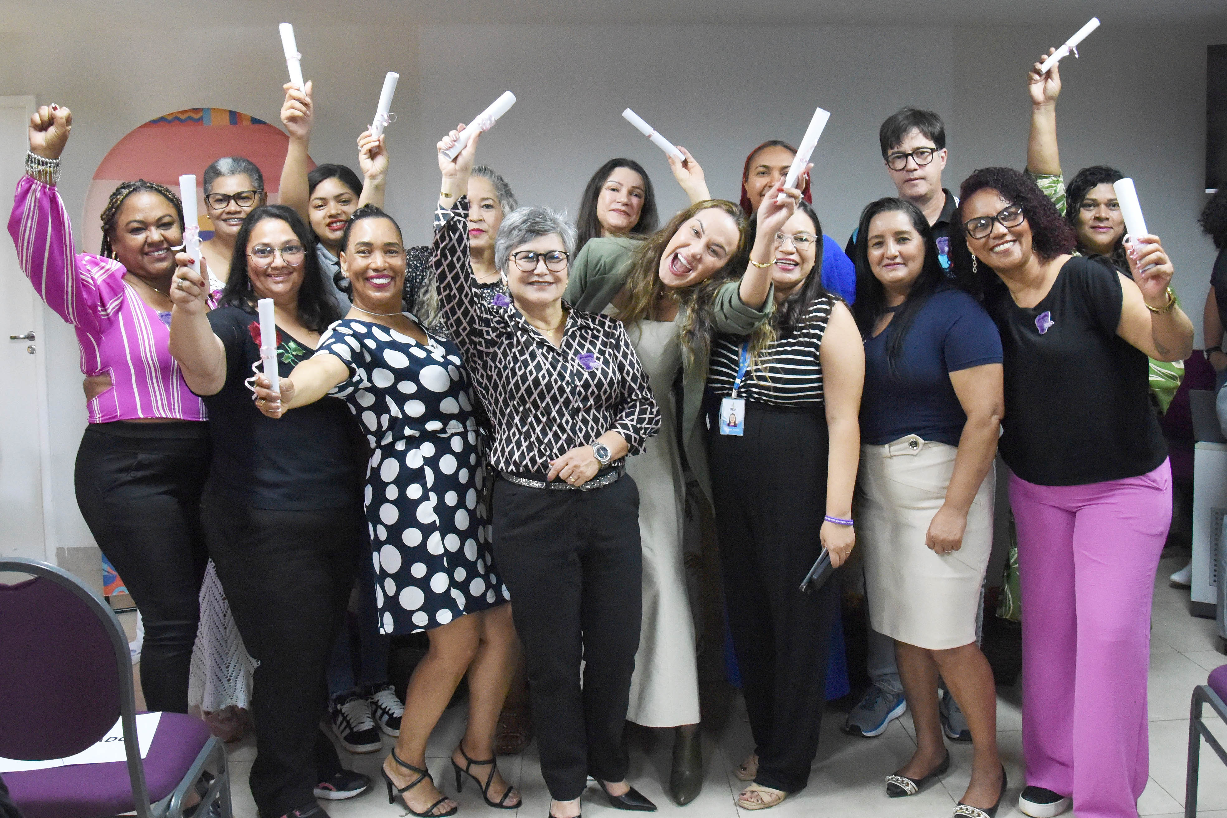 Formandas do programa Mulheres Mil celebram conquista