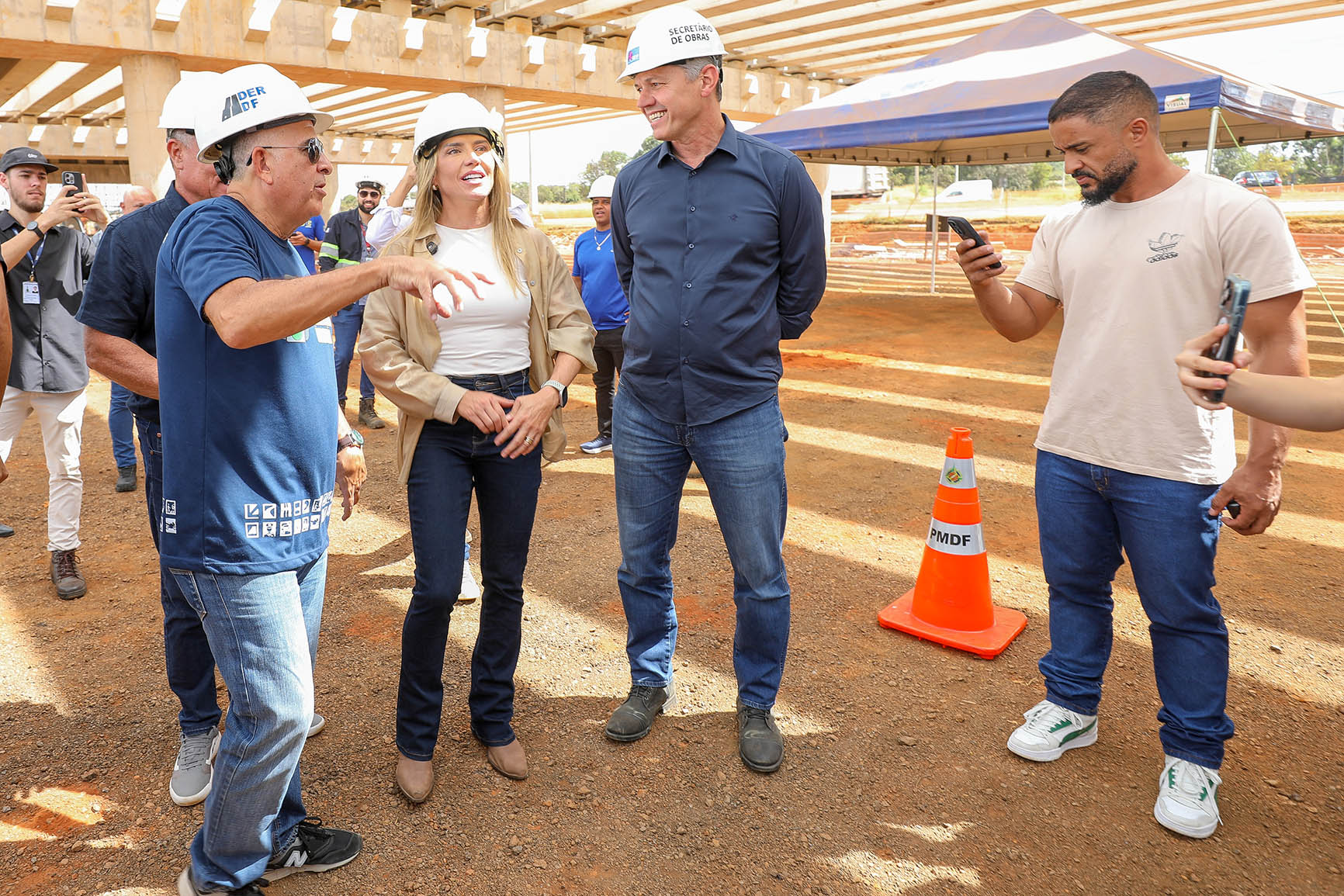 Governadora Celina Leão acompanha obras do viaduto de Planaltina
