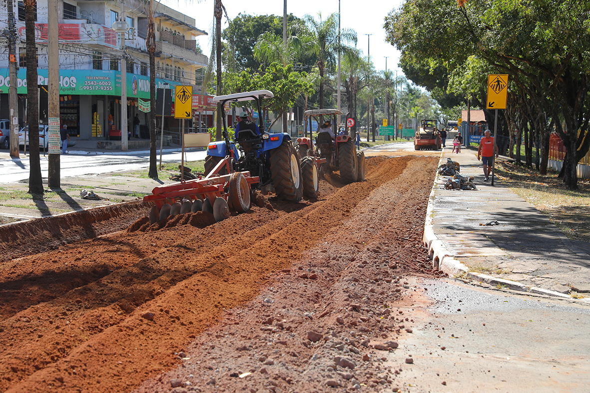Governo inicia troca do asfalto da Rua dos Transportes, principal via da Candangolândia