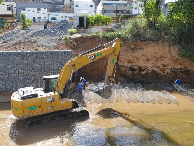 Vila Cauhy: Córrego Riacho Fundo recebe muros de gabiões nas margens