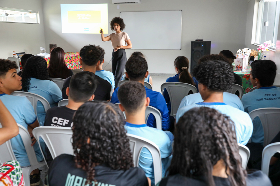 Escolas do DF promovem semana de conscientização contra a violência de gênero