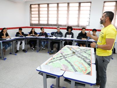 Governo impulsiona qualificação profissional com 17 escolas técnicas e mais de 15 mil alunos matriculados