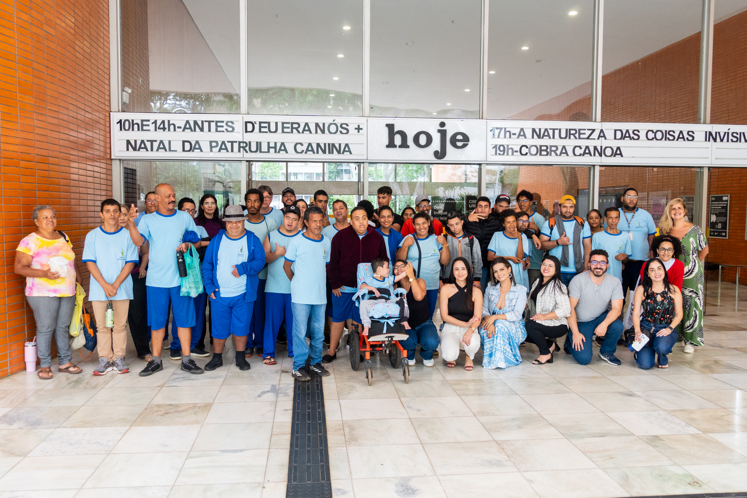 Cinema Inclusivo: estudantes de Brazlândia vivenciam sessão adaptada no Cine Brasília
