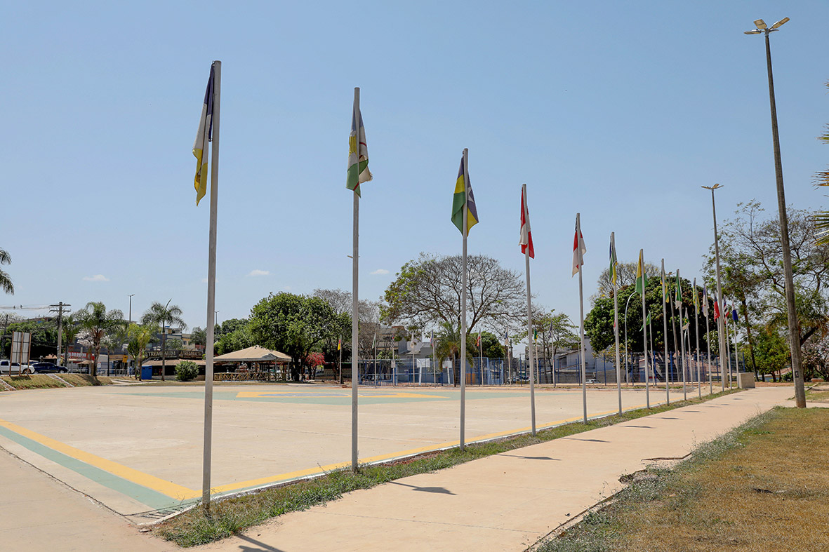 Praça dos Estados da Candangolândia ganha estacionamento, paisagismo, iluminação e novas áreas esportivas