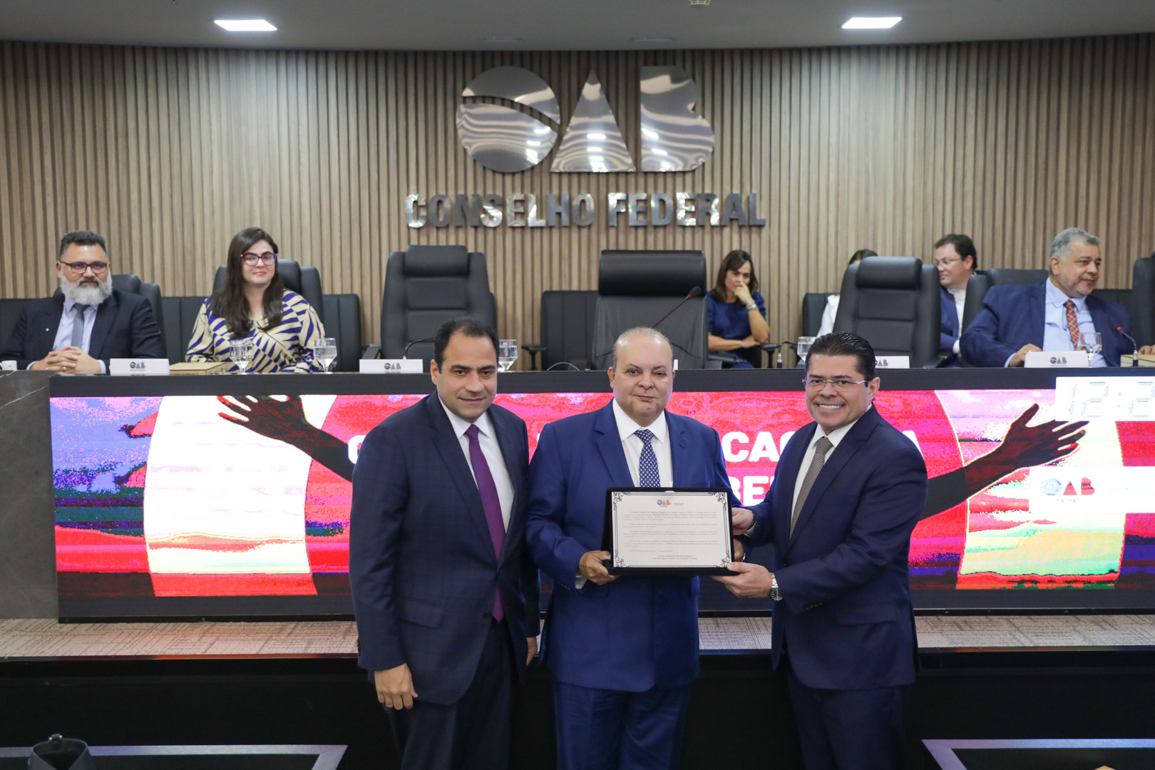 Governador defende liberdade religiosa em evento no Dia do Advogado na OAB