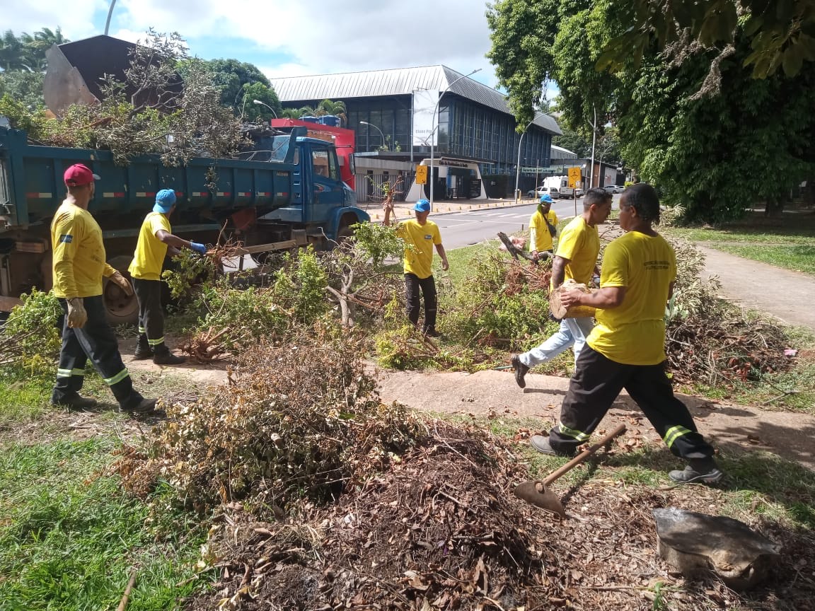 Força-tarefa intensifica limpeza e manutenção para o aniversário de 65 anos de Brasília
