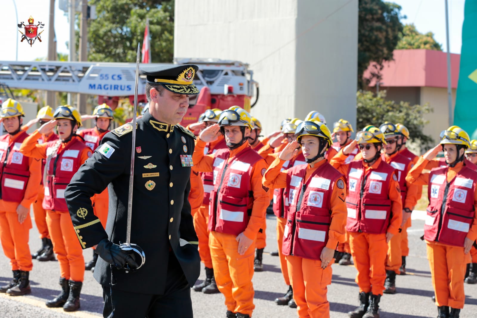 Bombeiros fazem cerimônia de formalização da passagem de comando da corporação
