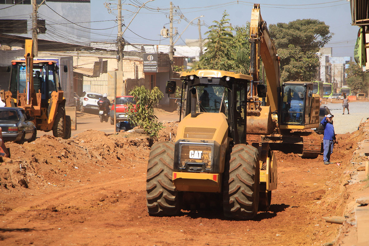 Com drenagem concluída, vias principais do Sol Nascente recebem pavimentação