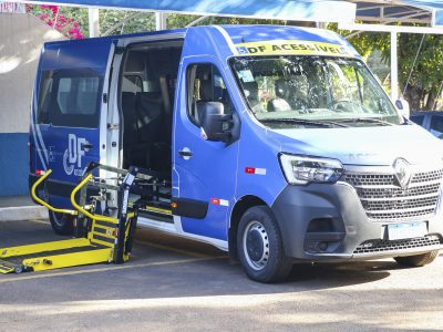 Transporte de pessoas com deficiência e mobilidade reduzida ganha mais 10 vans especiais