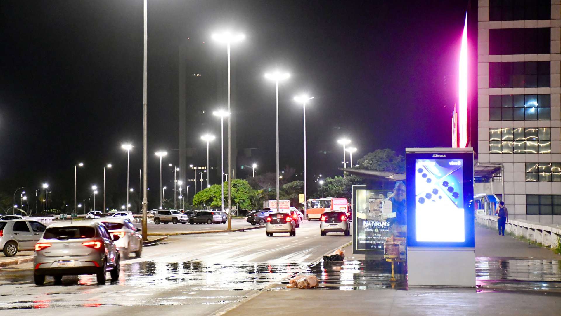 Plano Piloto recebe mais 14 mil luminárias de LED