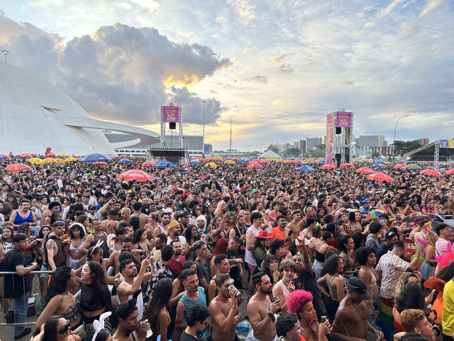 Distribuidora de energia promove blitz educativa entre blocos carnavalescos