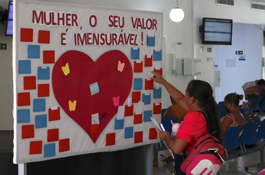 Celebrações do Dia da Mulher encantam crianças atendidas pelo HCB