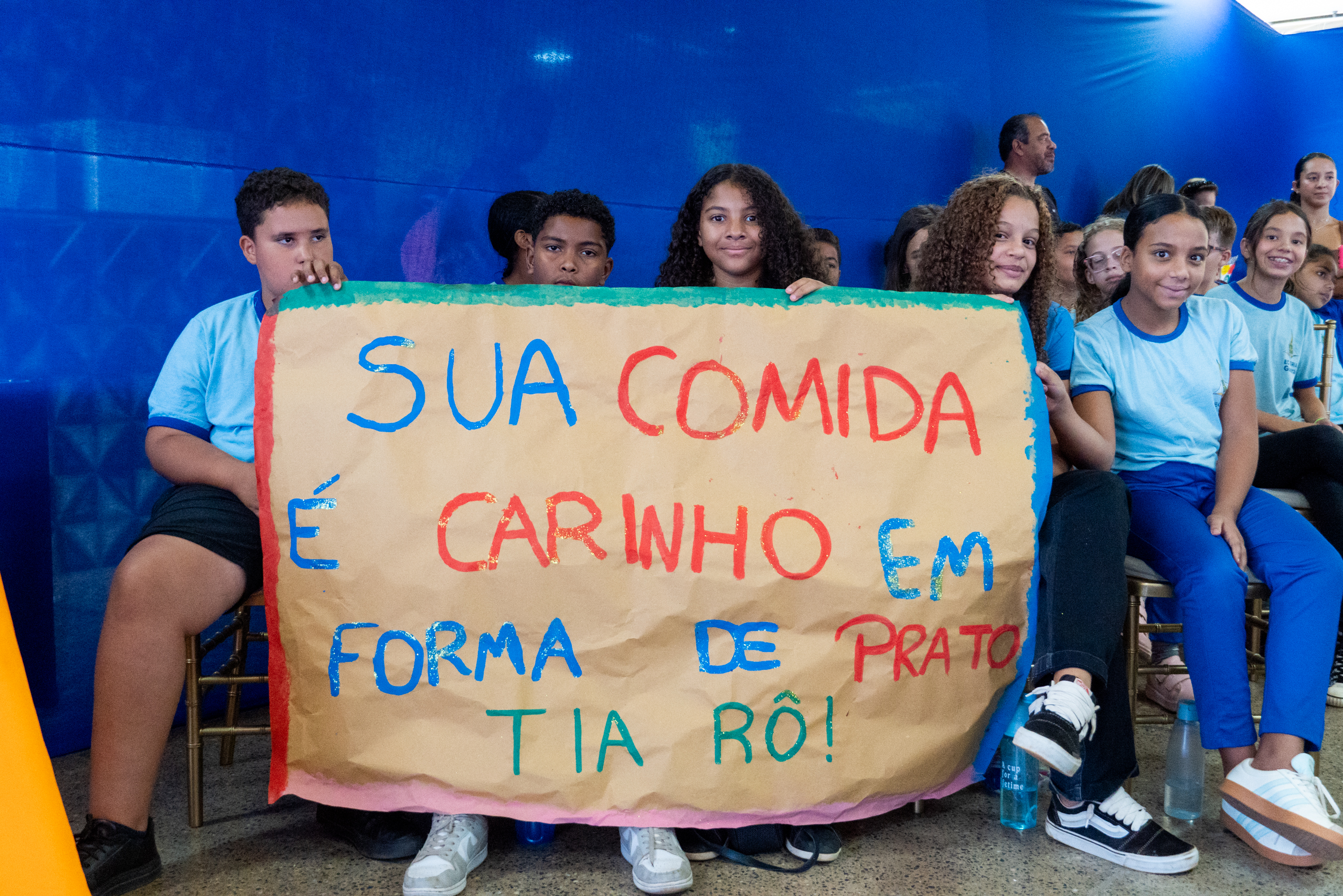 Alunos celebram o Dia do Merendeiro Escolar com mensagens de carinho e agradecimento&nbsp;