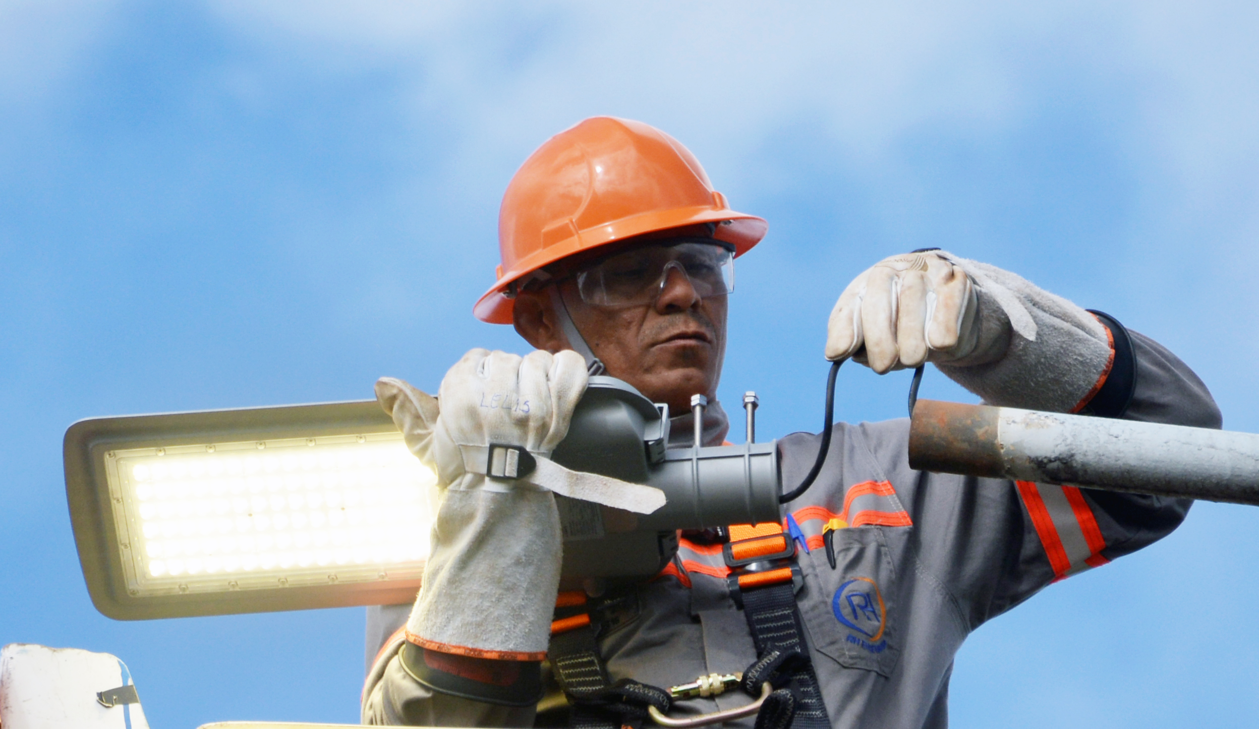 Gama ultrapassa 7 mil novas luminárias de LED e já tem 70% da cidade modernizada