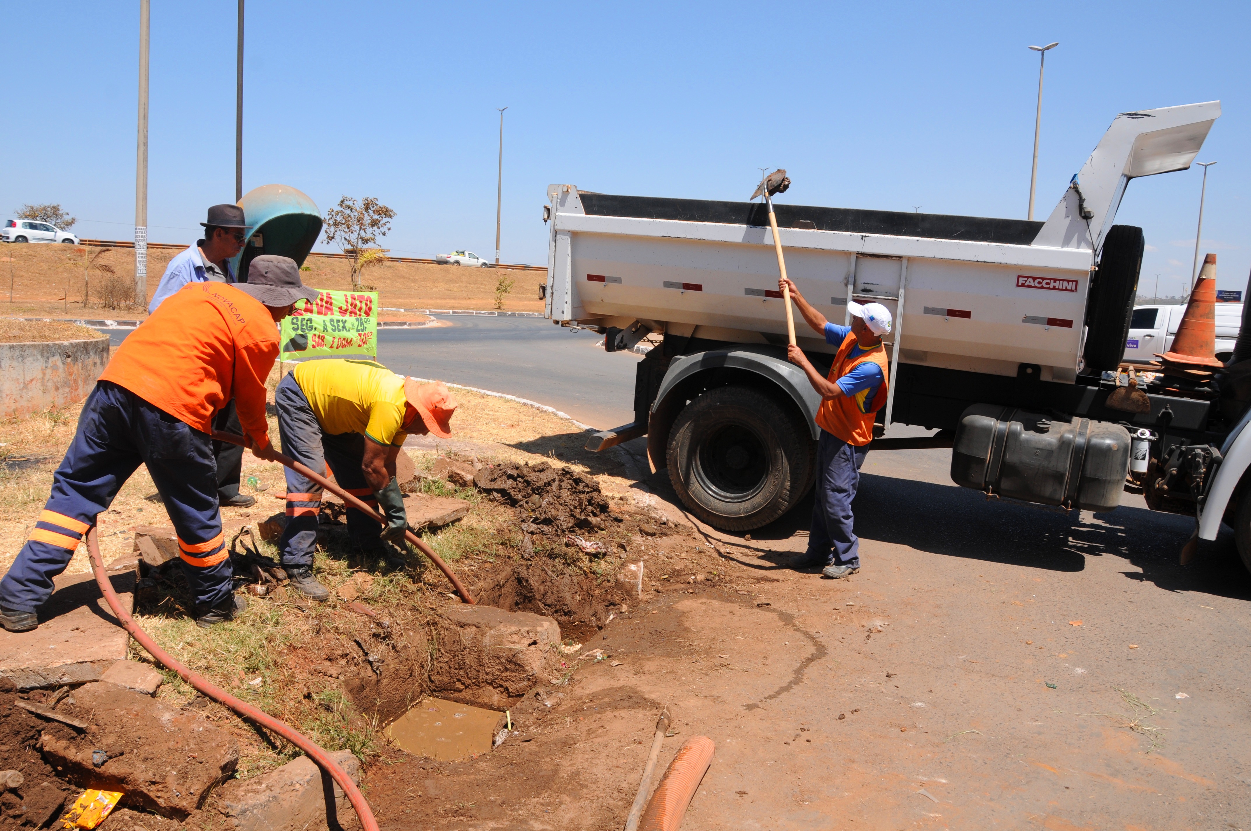 Chuvas no DF: Como o lixo nas ruas pode causar alagamentos