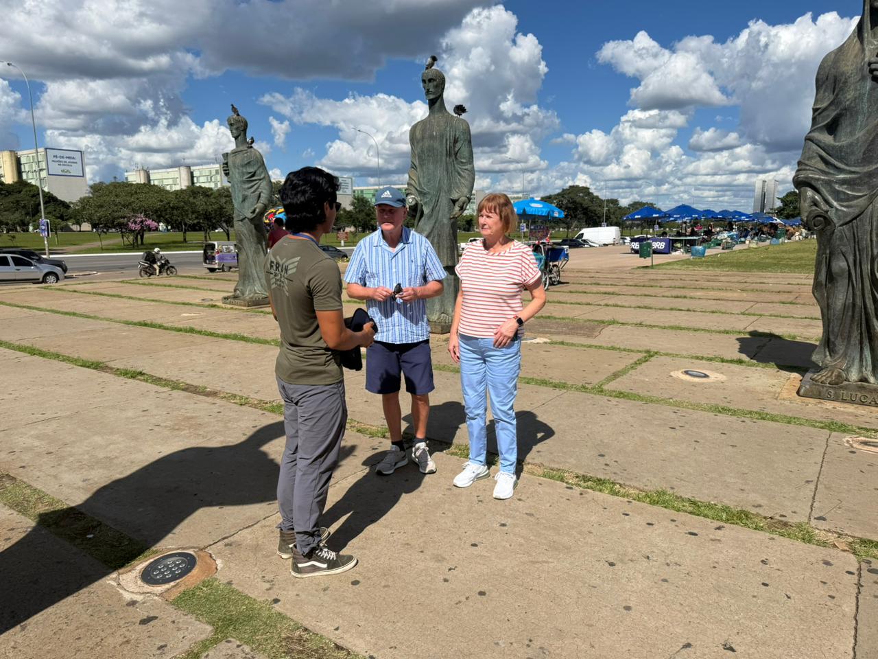 Guias de turismo transformam visitas em experiências e impulsionam crescimento internacional de Brasília